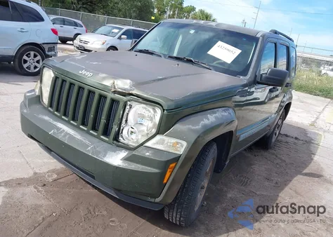 2008 Jeep Liberty Sport z USA, uszkodzony, nr VIN 1J8GP28K88W103616